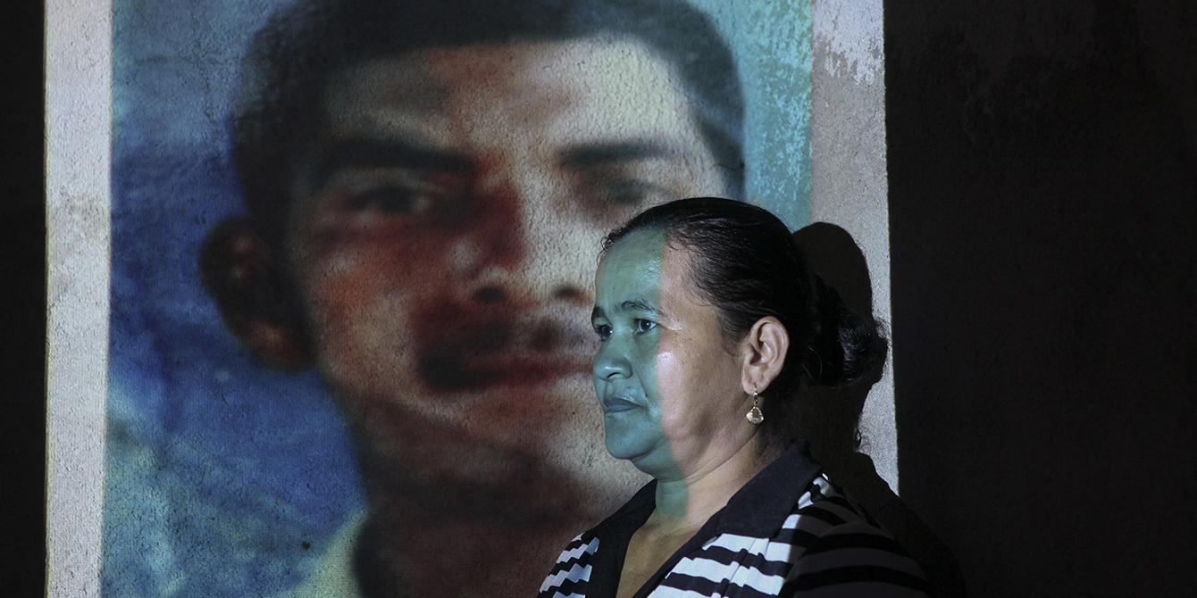 Más de 6,000 campesinas y campesinos están procesadas judicialmente por conflictos relacionados al acceso a la tierra y más de 120 fueron asesinados/as. Danny Barrientos / Oxfam en Honduras Más de 6,000 campesinas y campesinos están procesadas judicialmente por conflictos relacionados al acceso a la tierra y más de 120 fueron asesinados/as. Danny Barrientos / Oxfam en Honduras